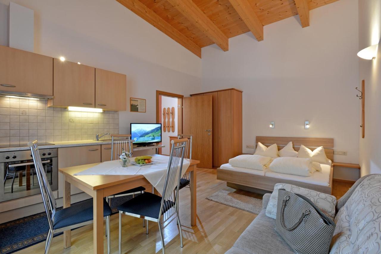 Ferienwohnungen Haus Der Mitte Mayrhofen Eksteriør bilde